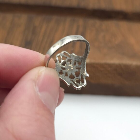 Size 7.5 925 Sterling Silver Textured Odd Floral Ring - Picture 3 of 6